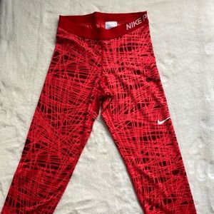 NIKE PRO Women’s Training Cropped Leggings